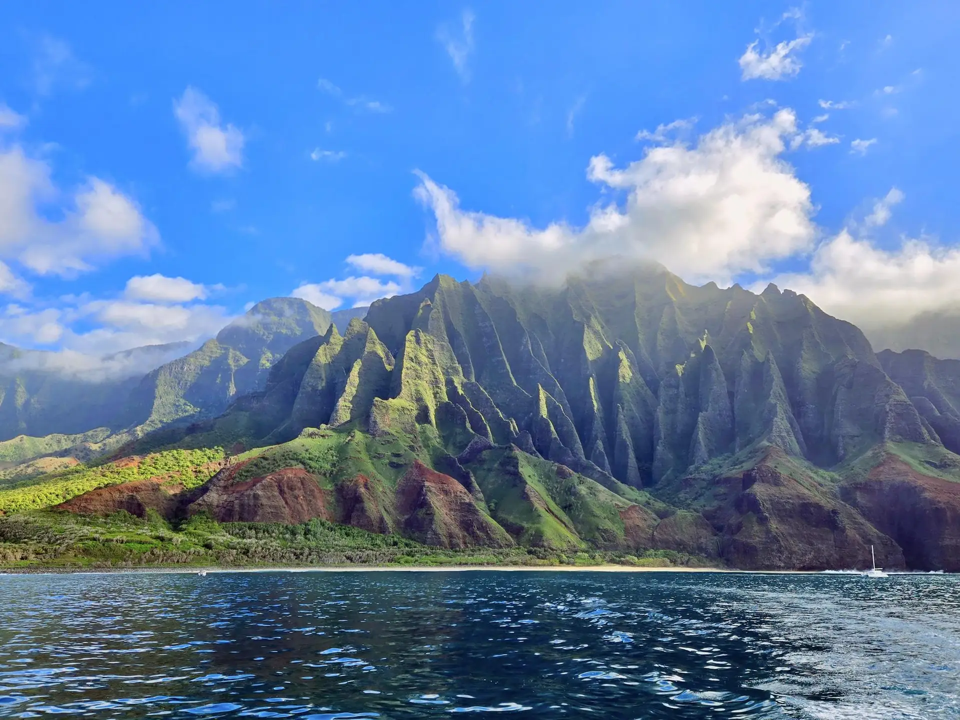 Hawaii coastline viewed from cruise ship